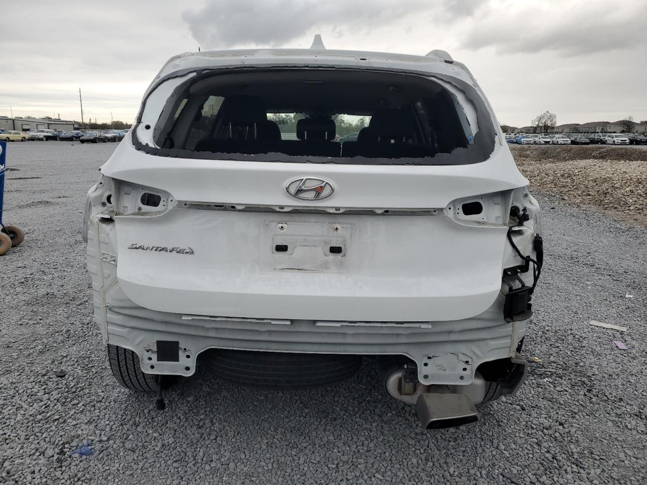 2022 Hyundai Santa Fe - Image 6