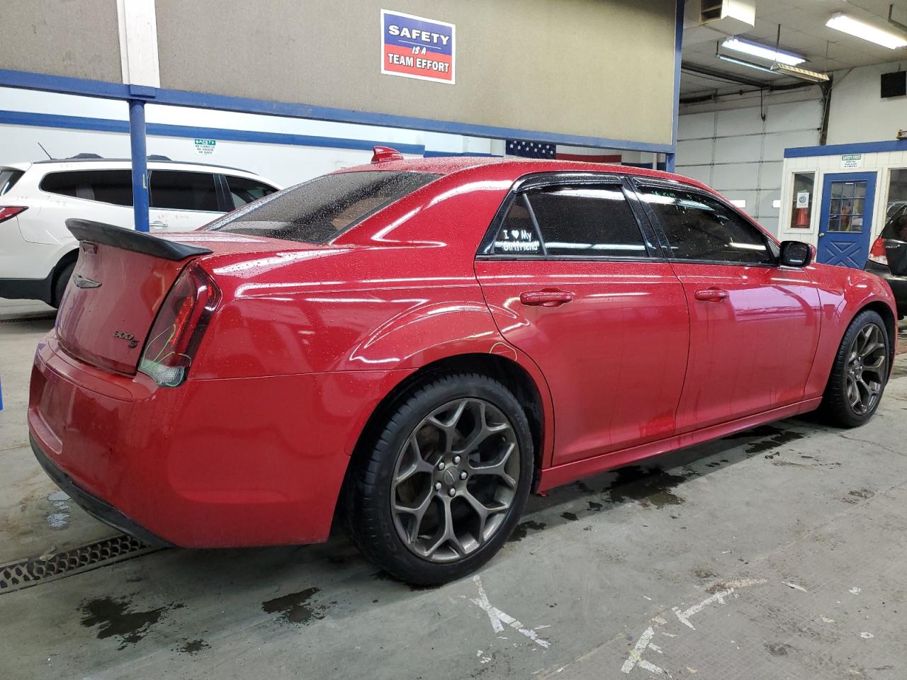 2016 Chrysler 300 - Image 3