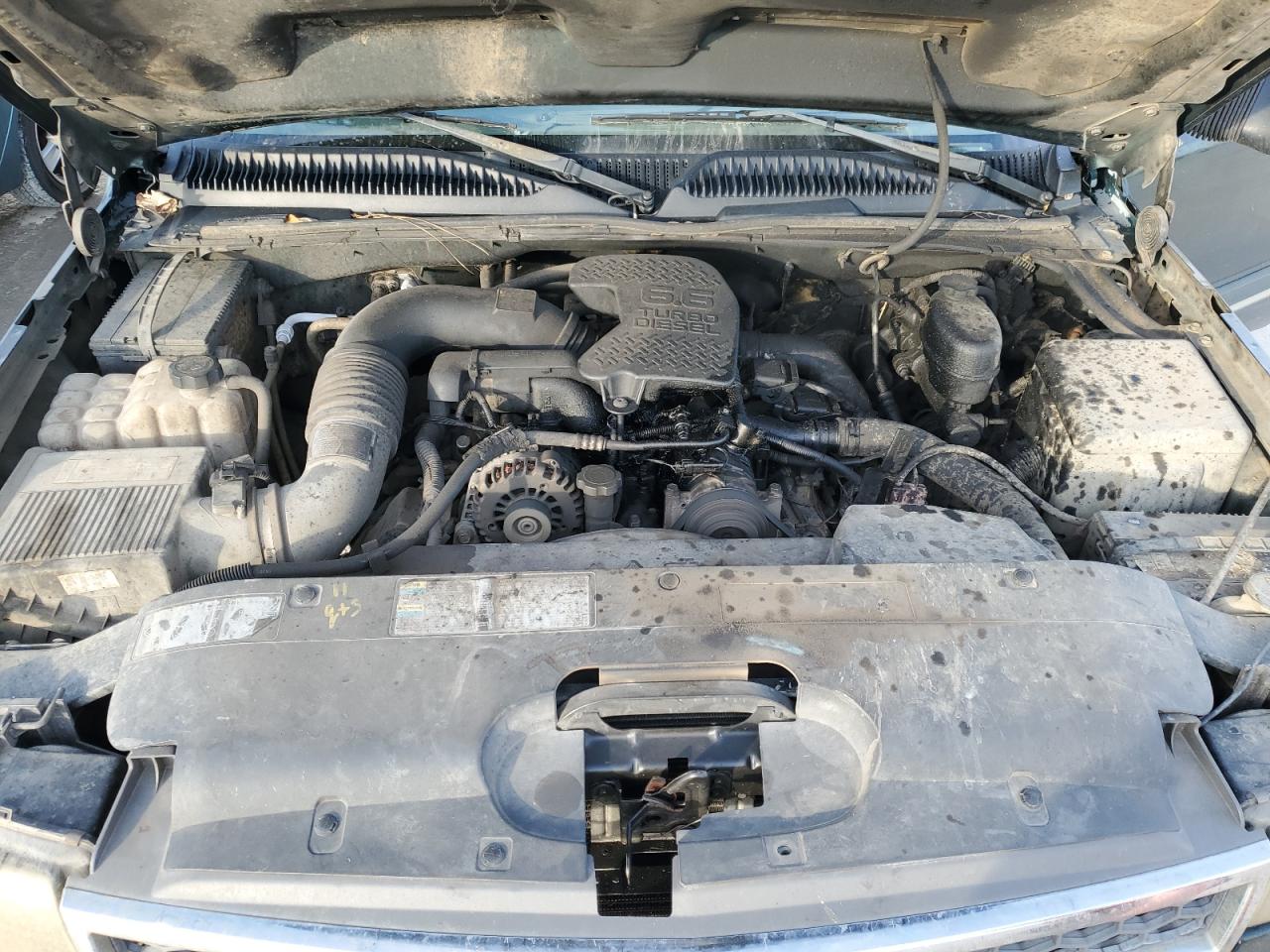 2005 Chevrolet Silverado - Image 11
