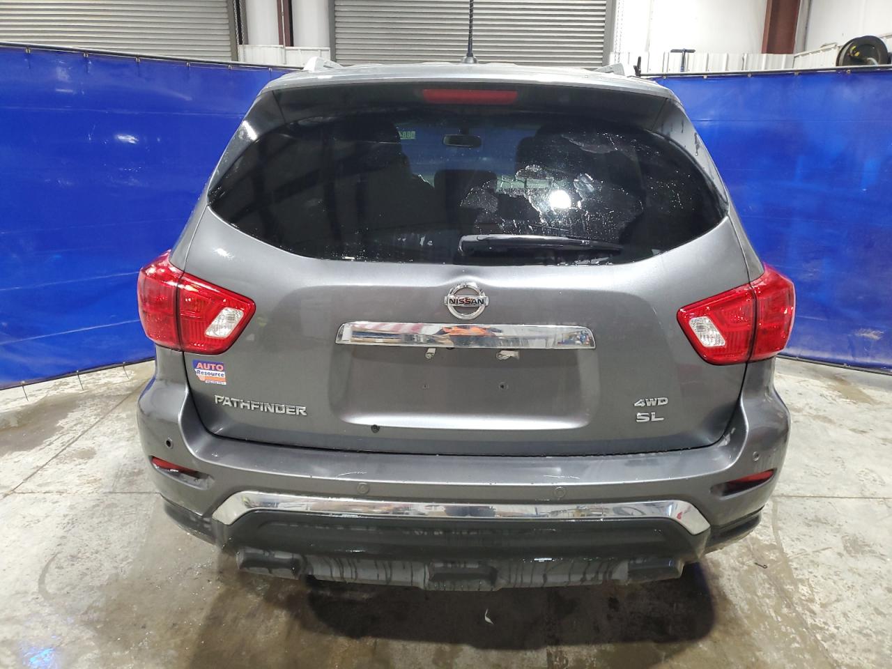 2018 Nissan Pathfinder S VIN: 5N1DR2MM0JC608323 Lot: 88467275