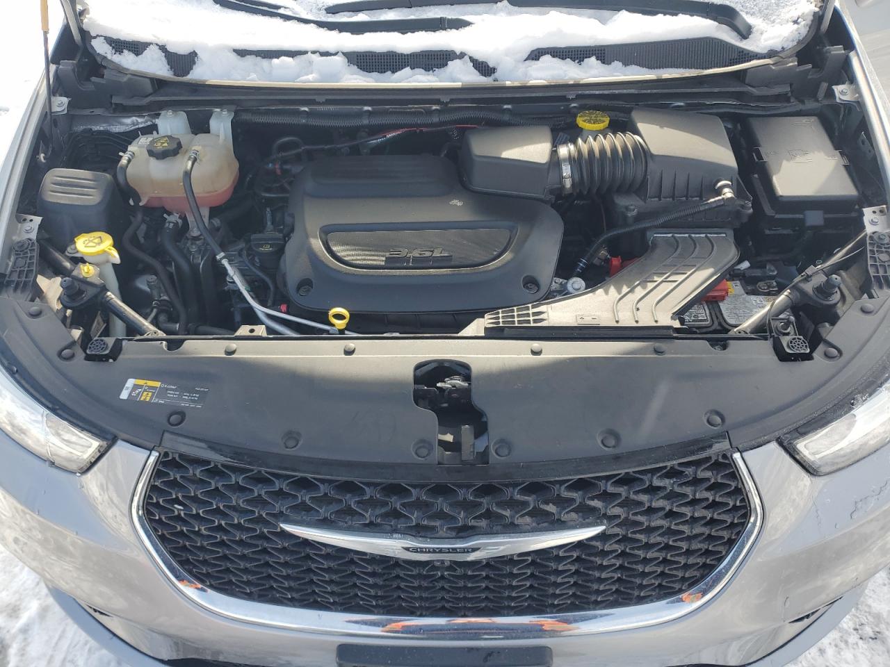 2021 Chrysler Pacifica - Image 12