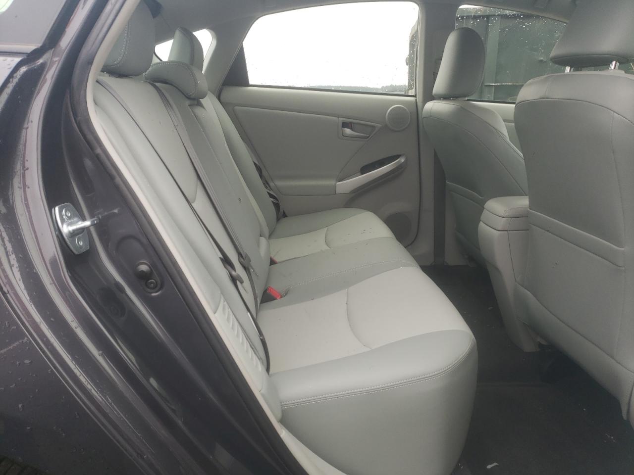 2014 Toyota Prius - Image 10