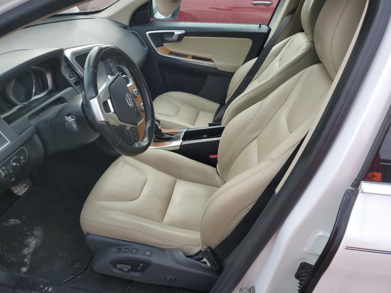 2017 Volvo XC60 - Image 7
