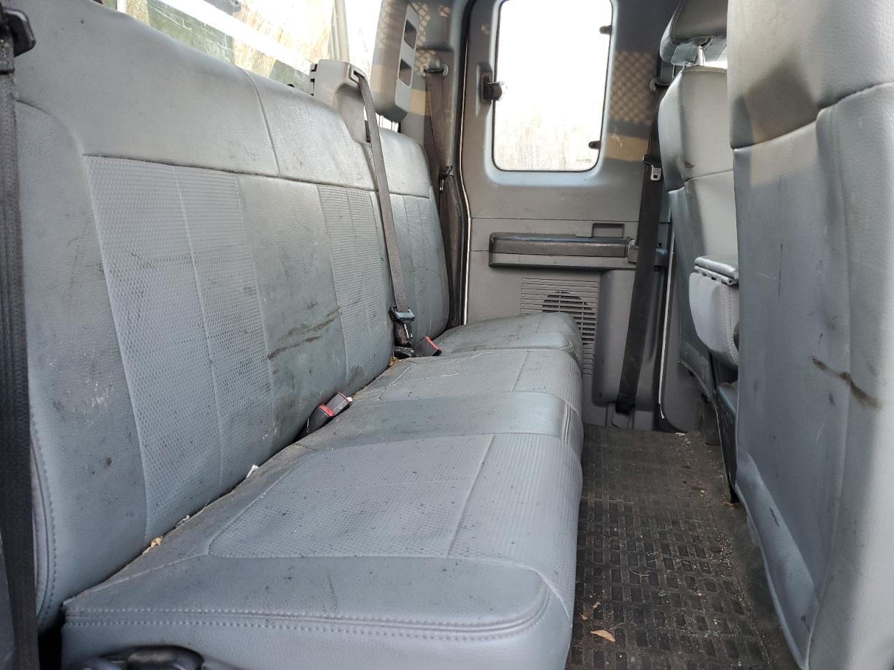 2015 Ford F350 - Image 11