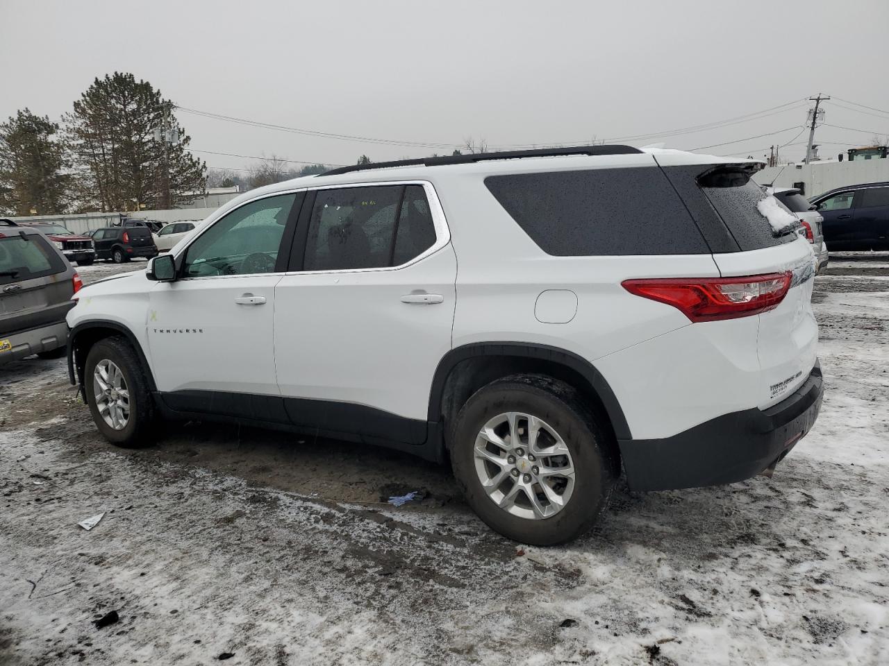 2021 Chevrolet Traverse - Image 2