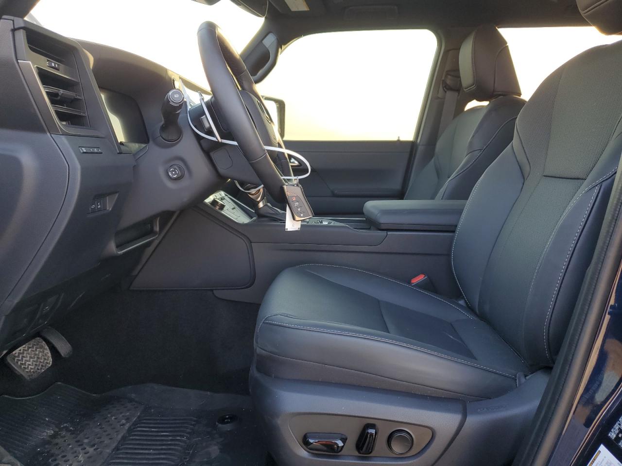 2024 Lexus GX - Image 7