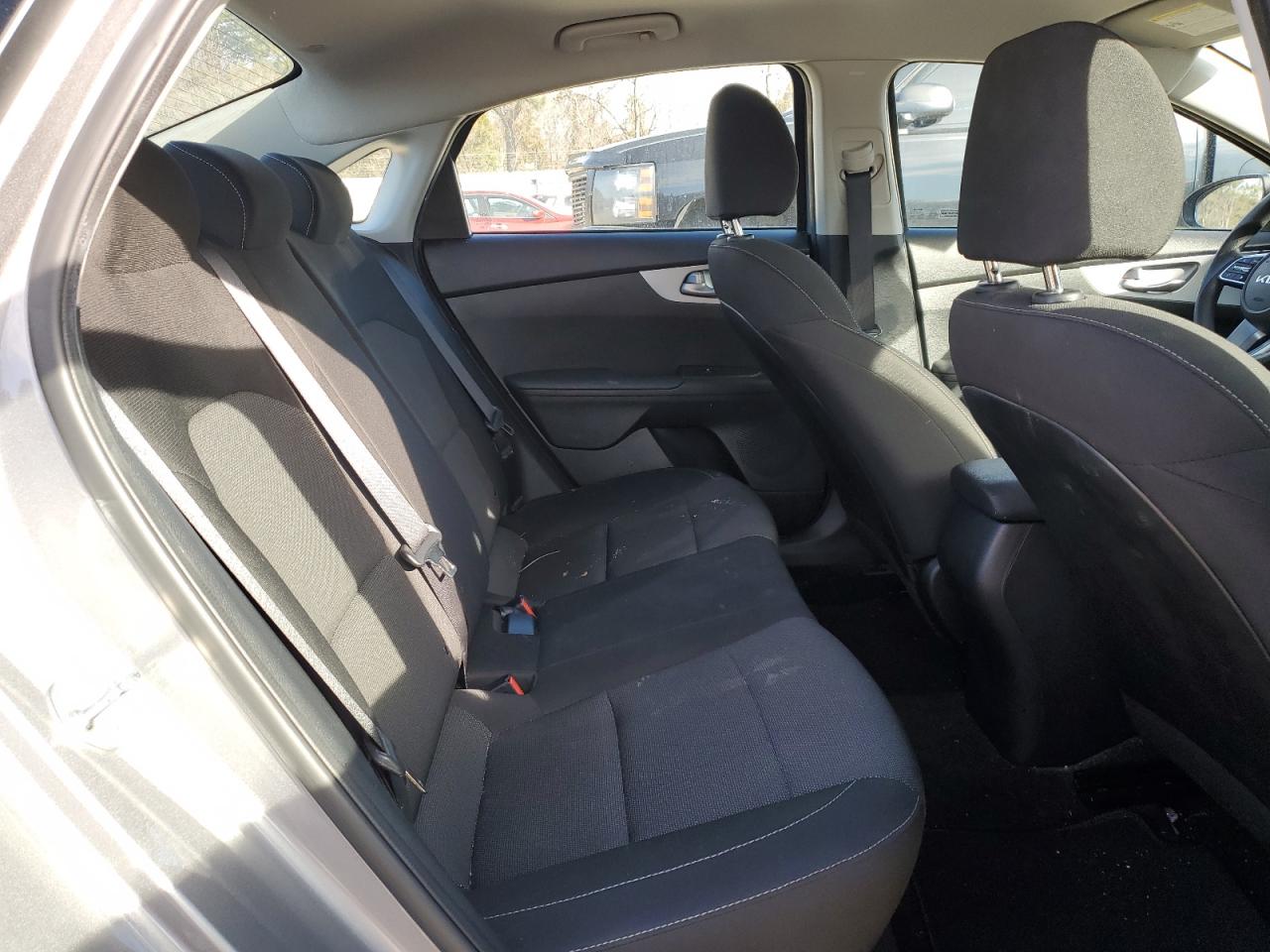 2023 Kia Forte - Image 10