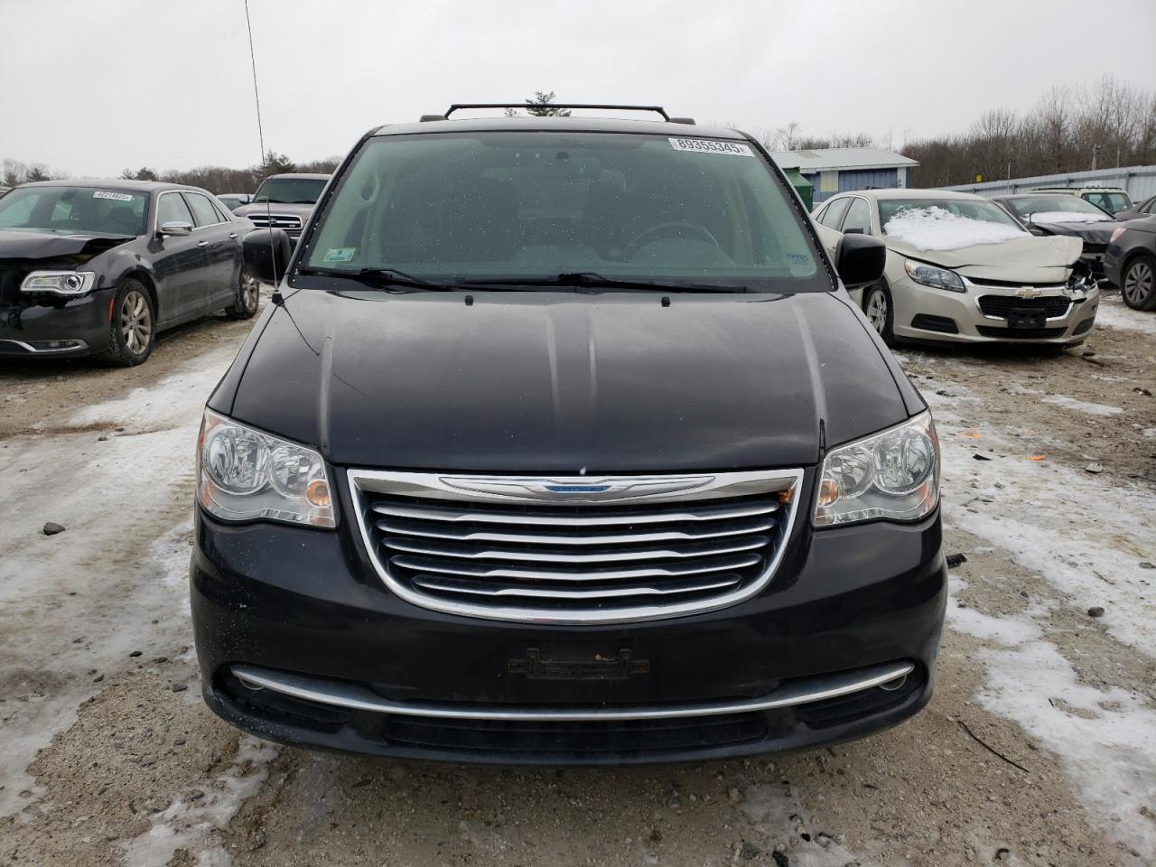 2015 Chrysler Town & Country - Image 5