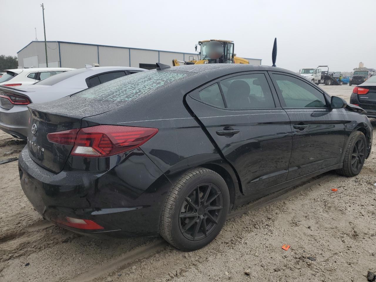 2019 Hyundai Elantra - Image 3