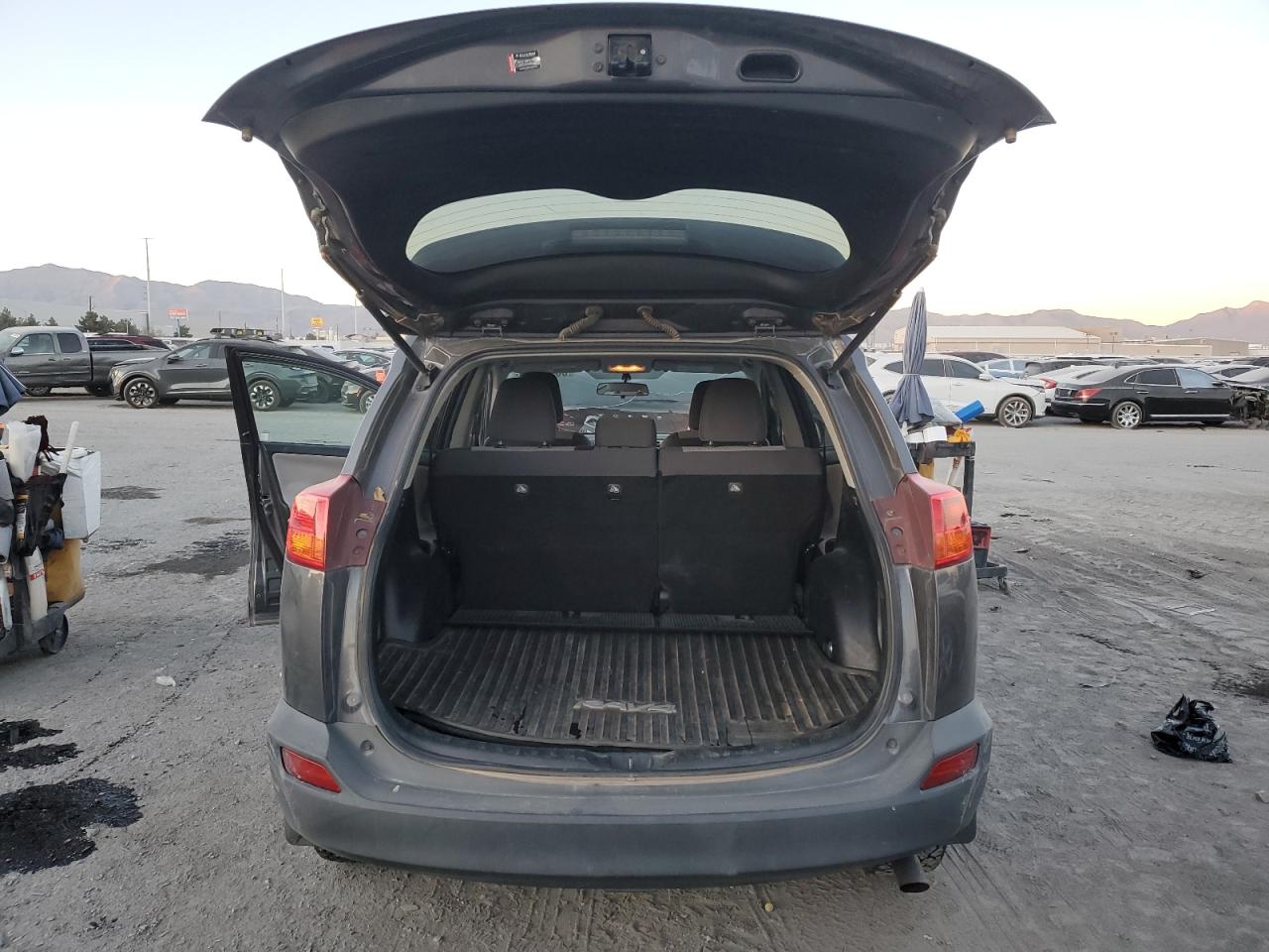 2015 Toyota RAV 4 - Image 6