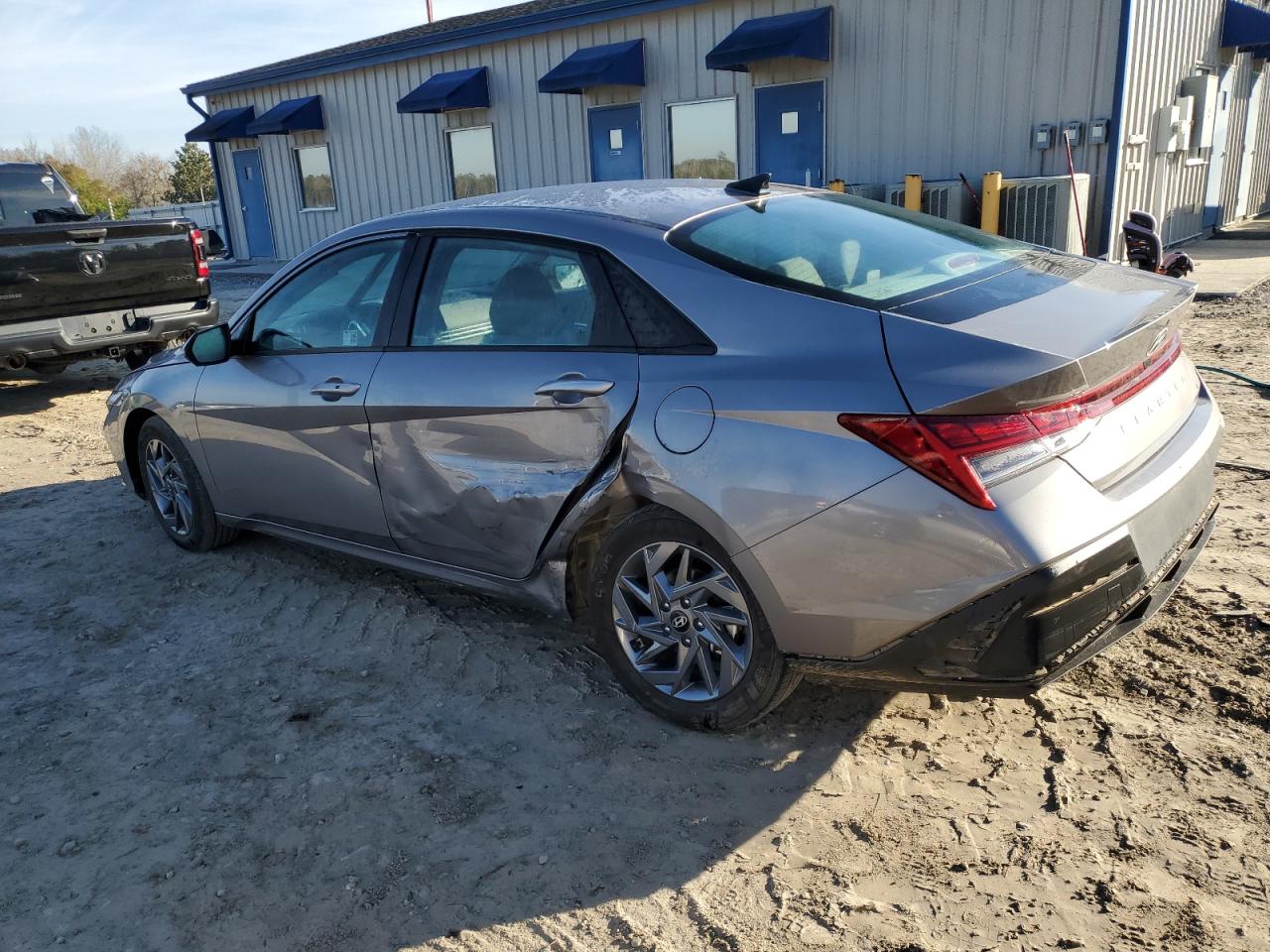 2024 Hyundai Elantra - Image 2