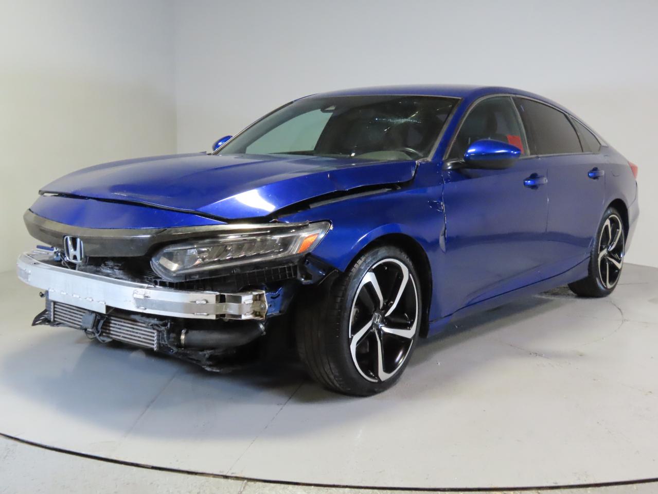 VIN 1HGCV1F30JA043708 2018 HONDA ACCORD no.2