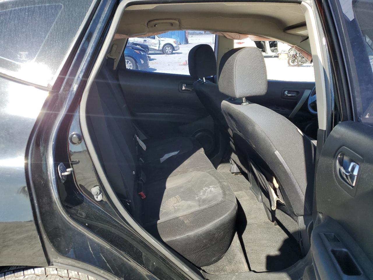 2014 Nissan Rogue - Image 12