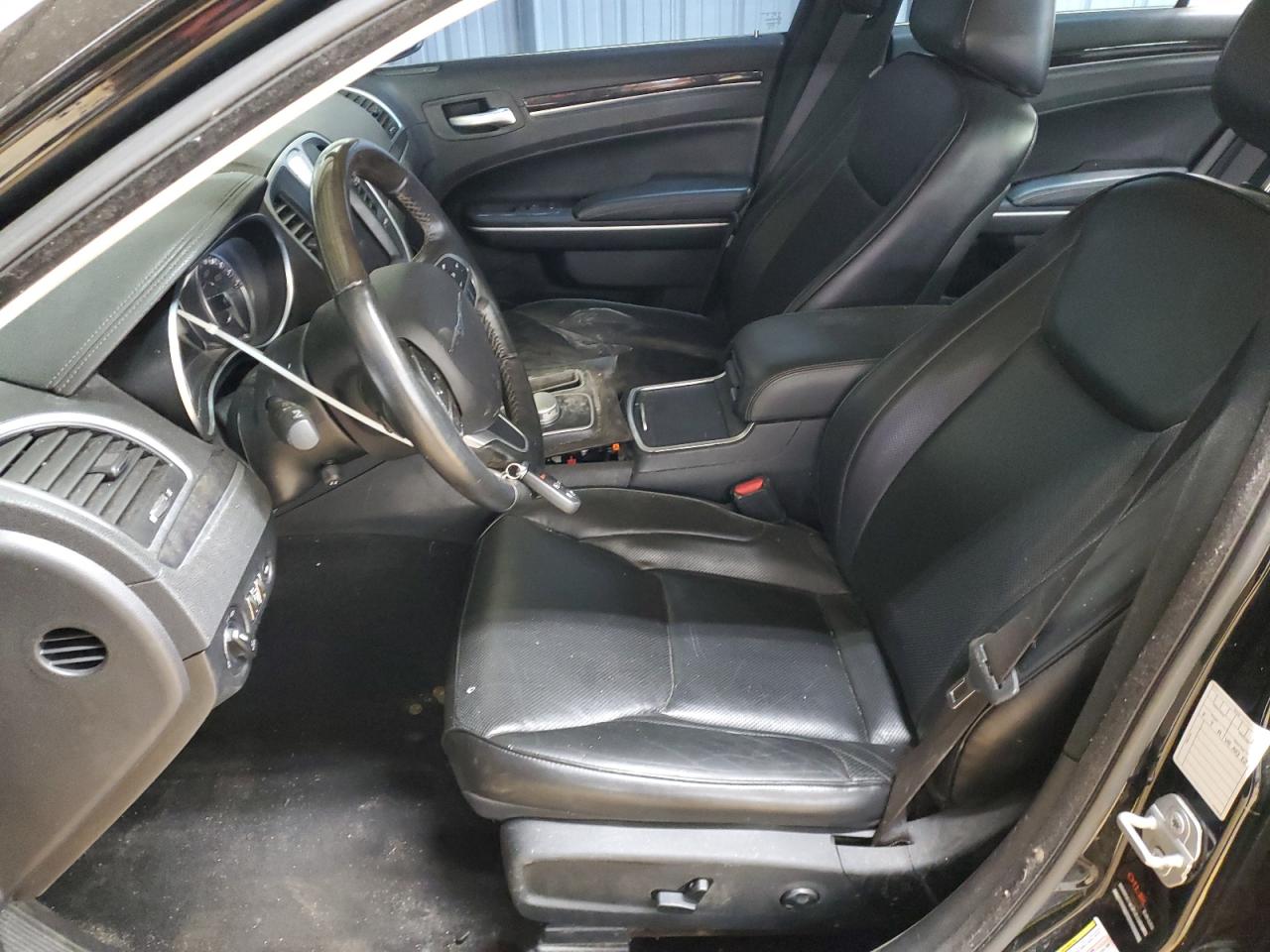 2020 Chrysler 300 - Image 7