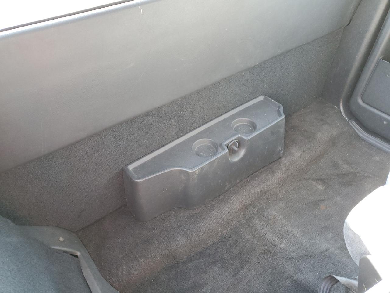 2001 Chevrolet S-10 Pickup - Image 10