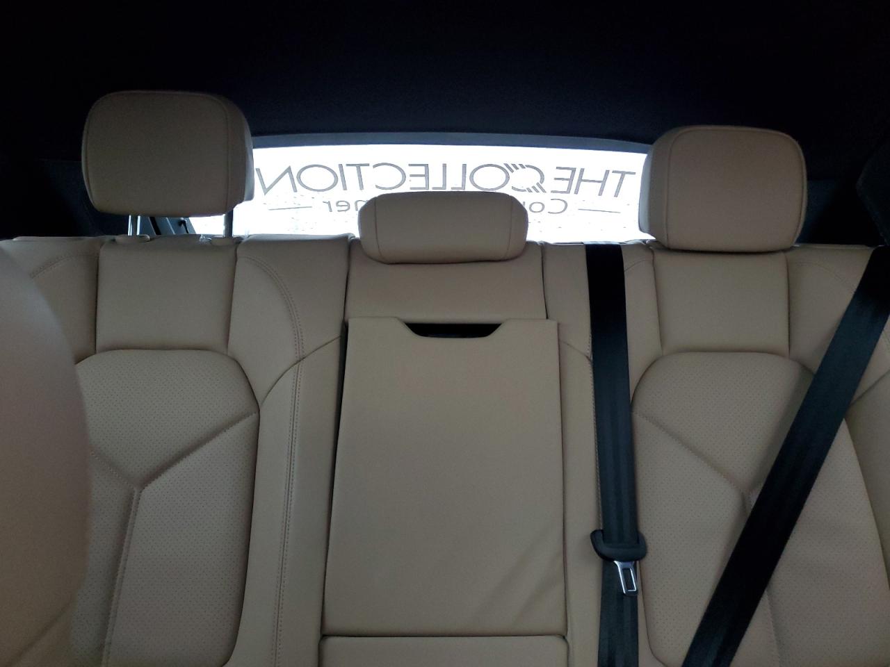2024 Porsche Macan - Image 10