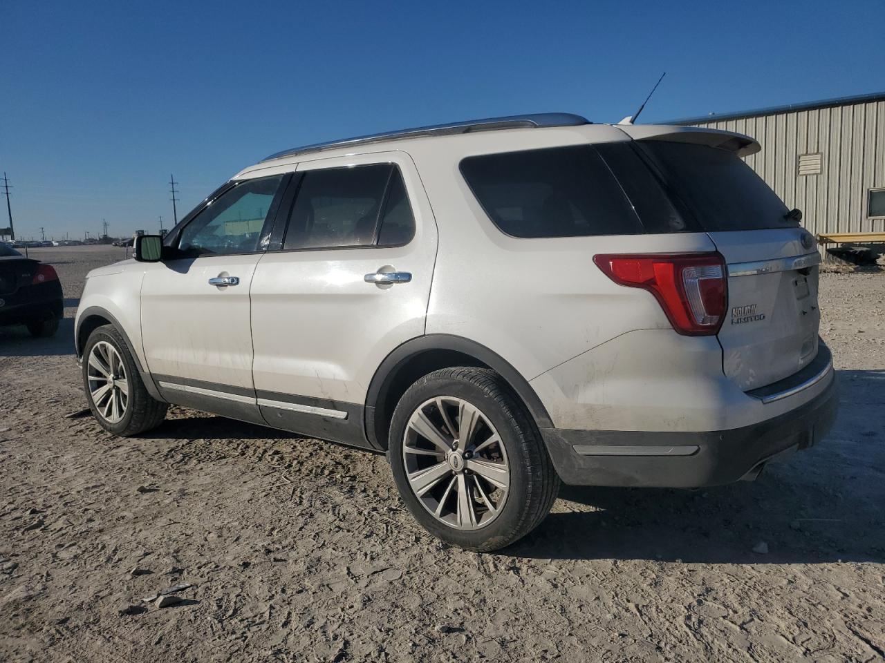 2019 Ford Explorer - Image 2