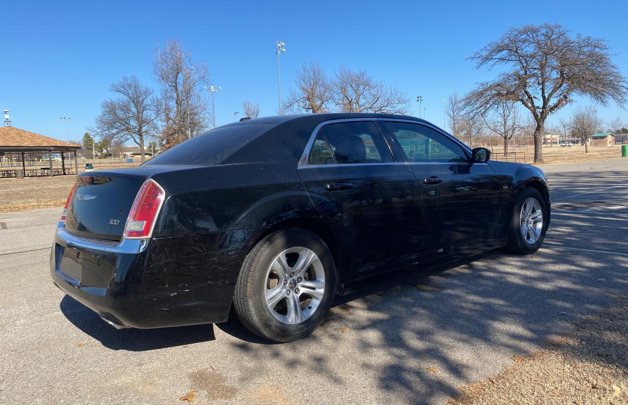 2014 Chrysler 300 - Image 4