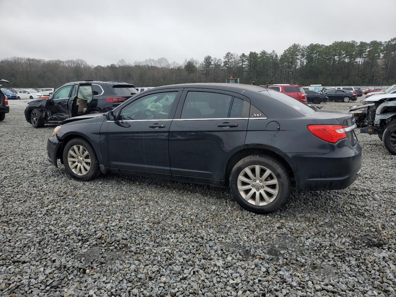 2013 Chrysler 200 - Image 2