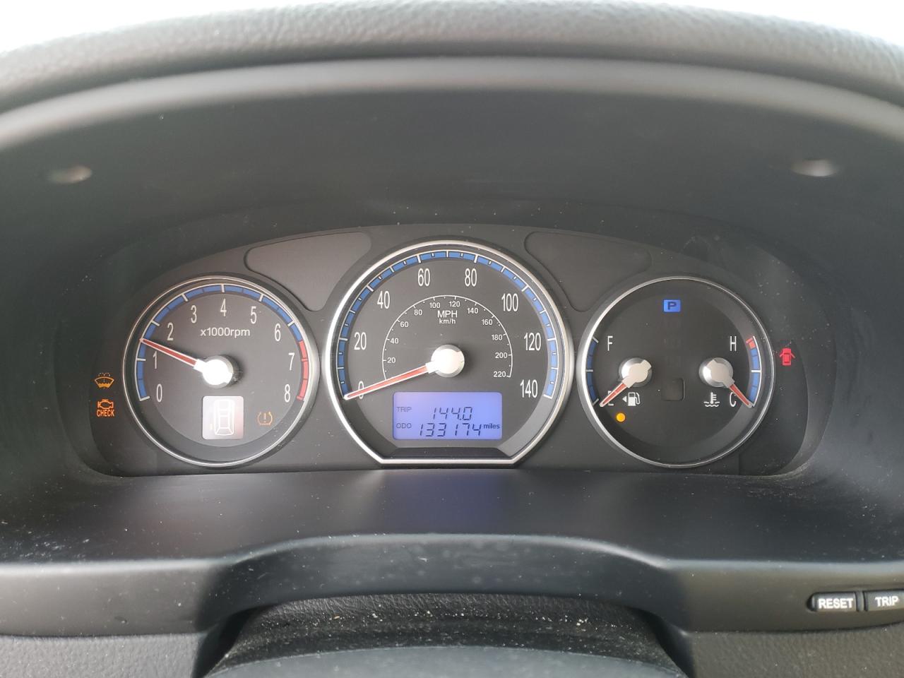 2008 Hyundai Santa Fe - Image 9