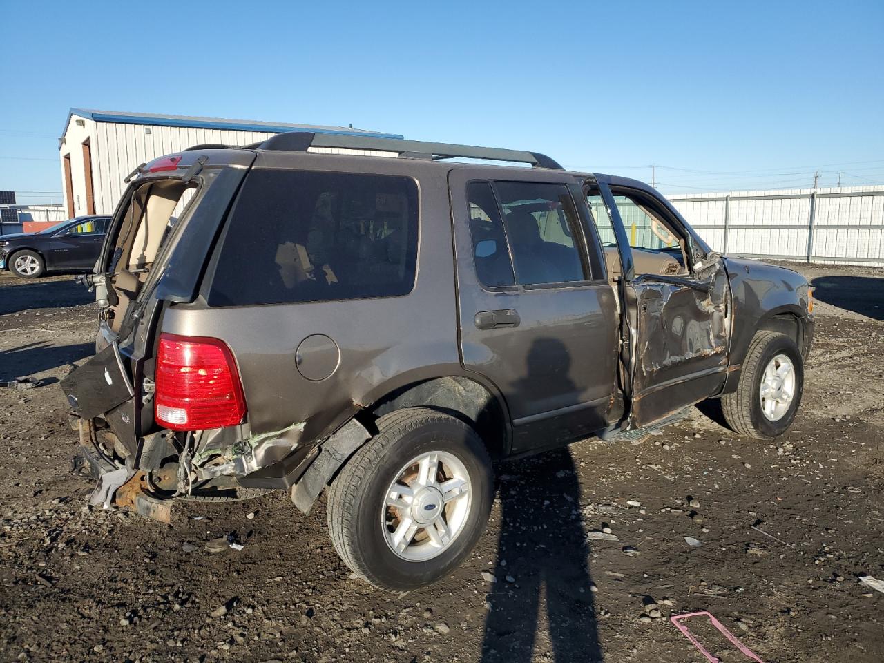 2005 Ford Explorer - Image 3