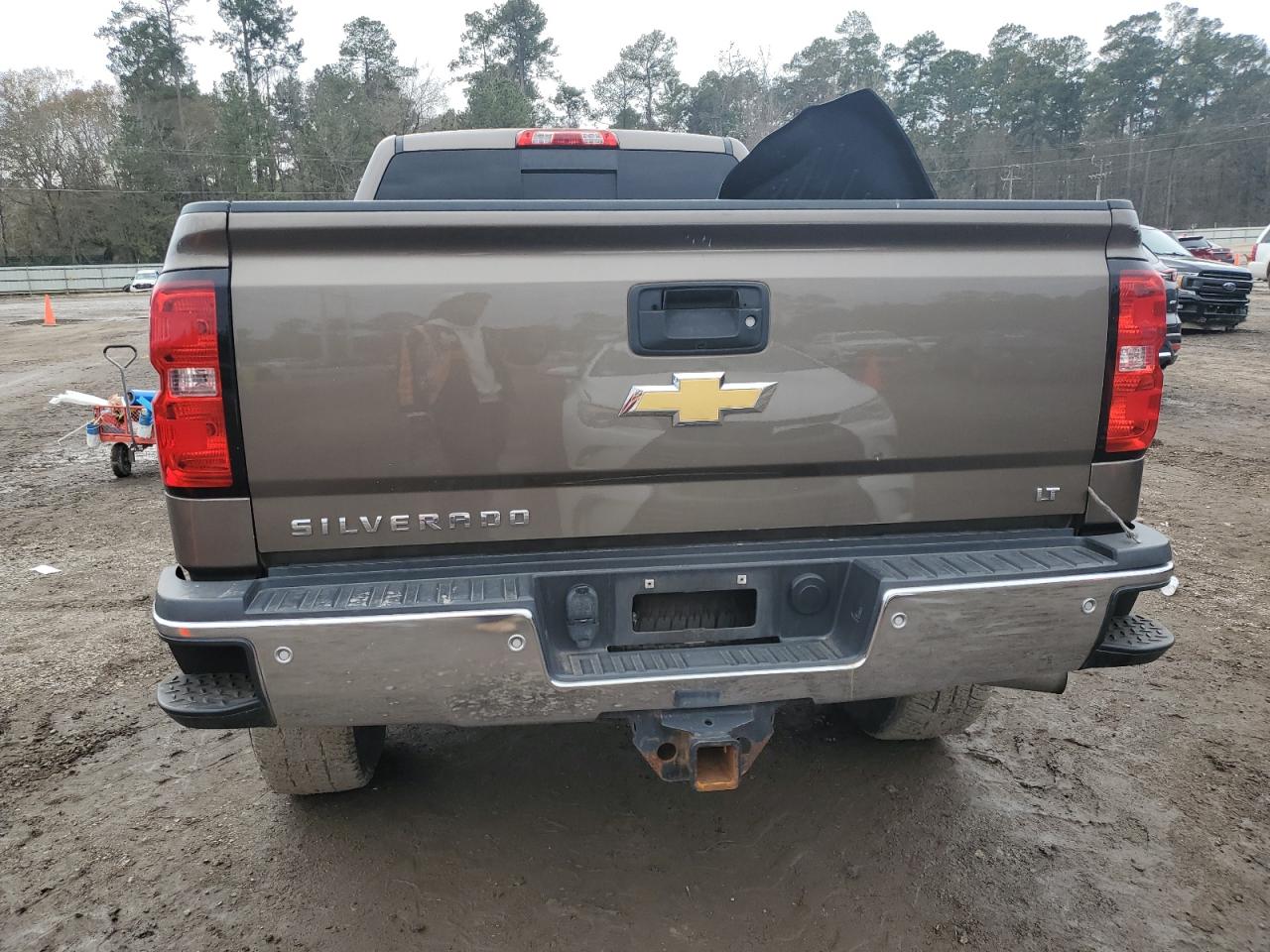 2015 Chevrolet Silverado - Image 6