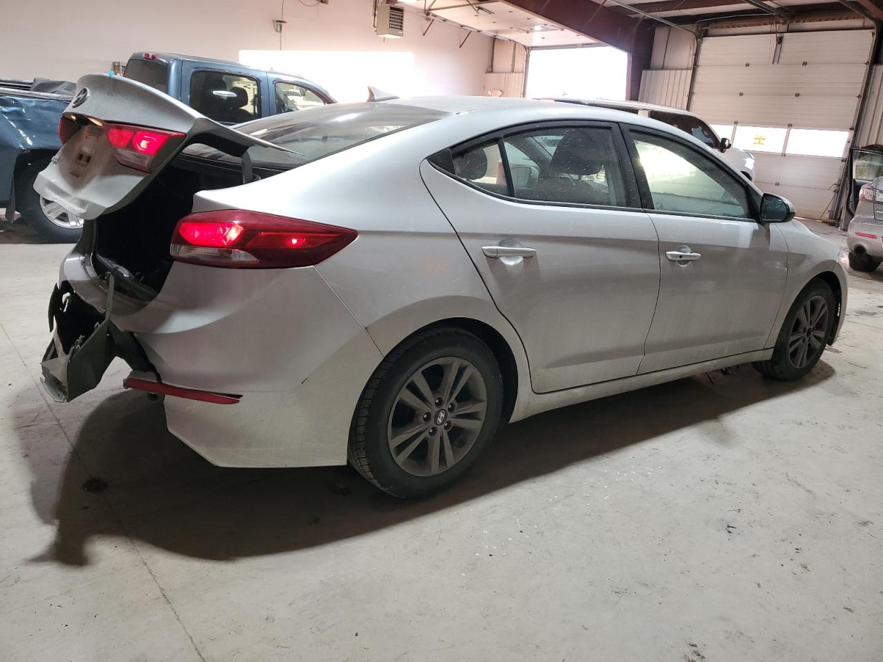 2017 Hyundai Elantra - Image 3