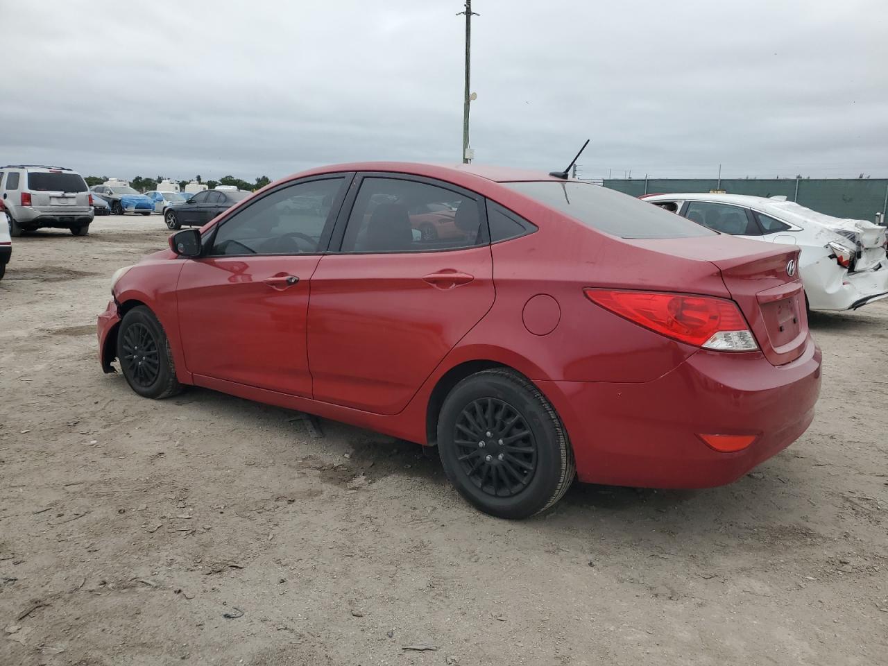 2013 Hyundai Accent - Image 2
