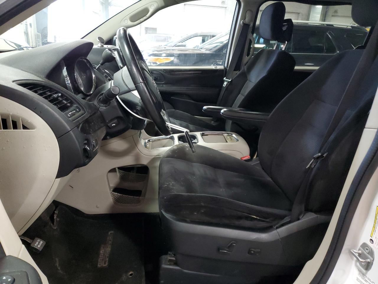 2014 Dodge Caravan - Image 7