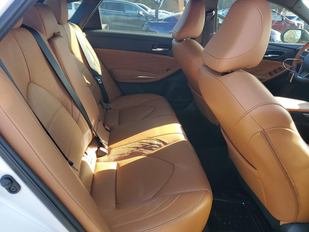2021 Toyota Avalon - Image 10