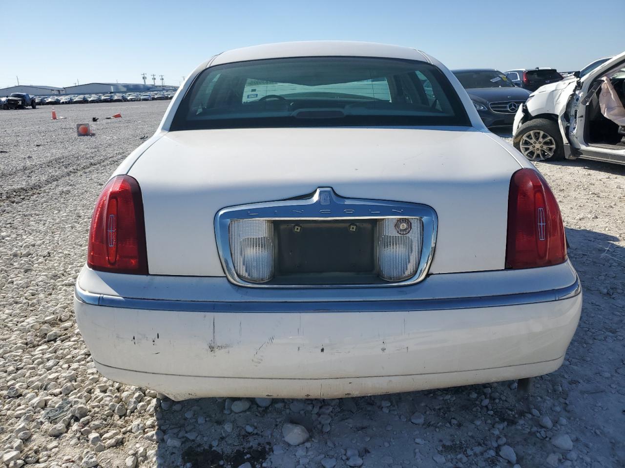 1999 Lincoln Town Car - Image 6