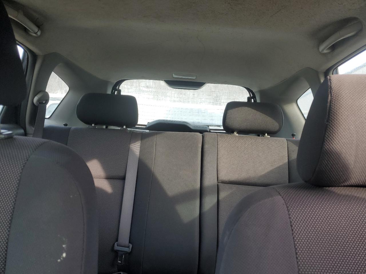 2004 Pontiac Vibe - Image 10