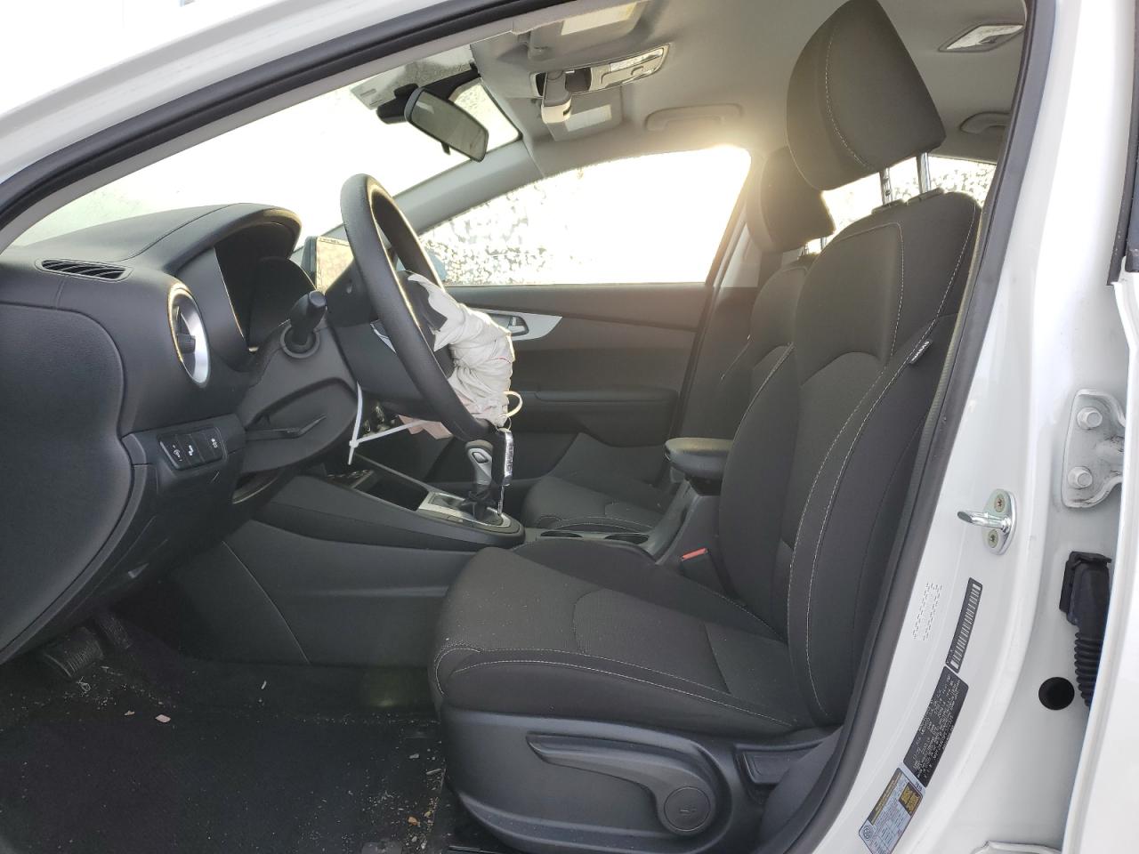 2023 Kia Forte - Image 7