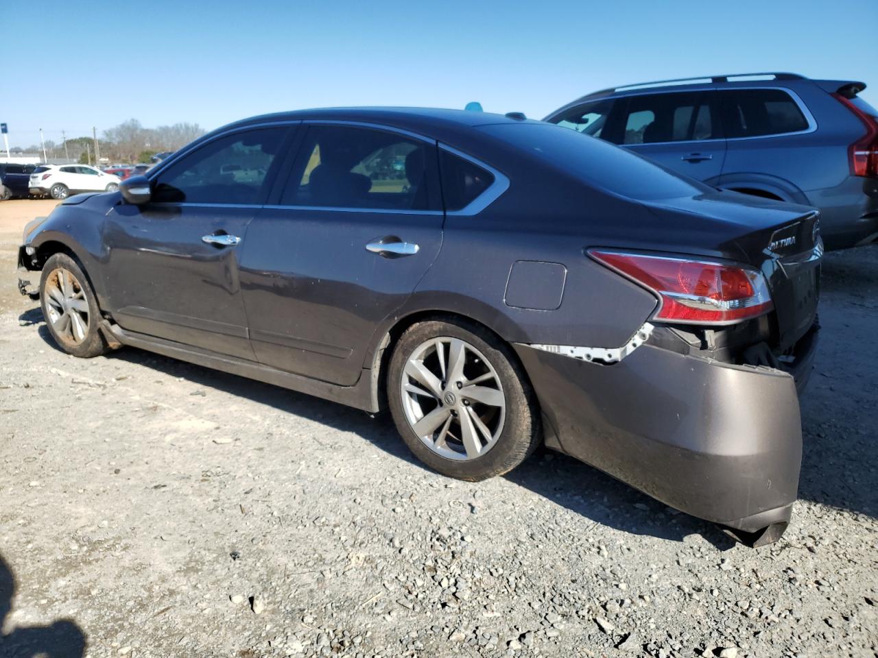 2015 Nissan Altima - Image 2