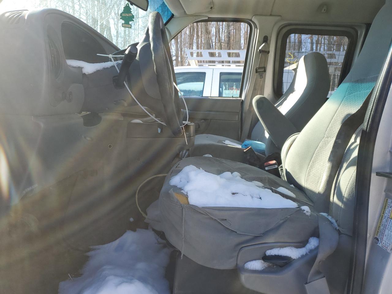 2006 Ford Econoline - Image 7