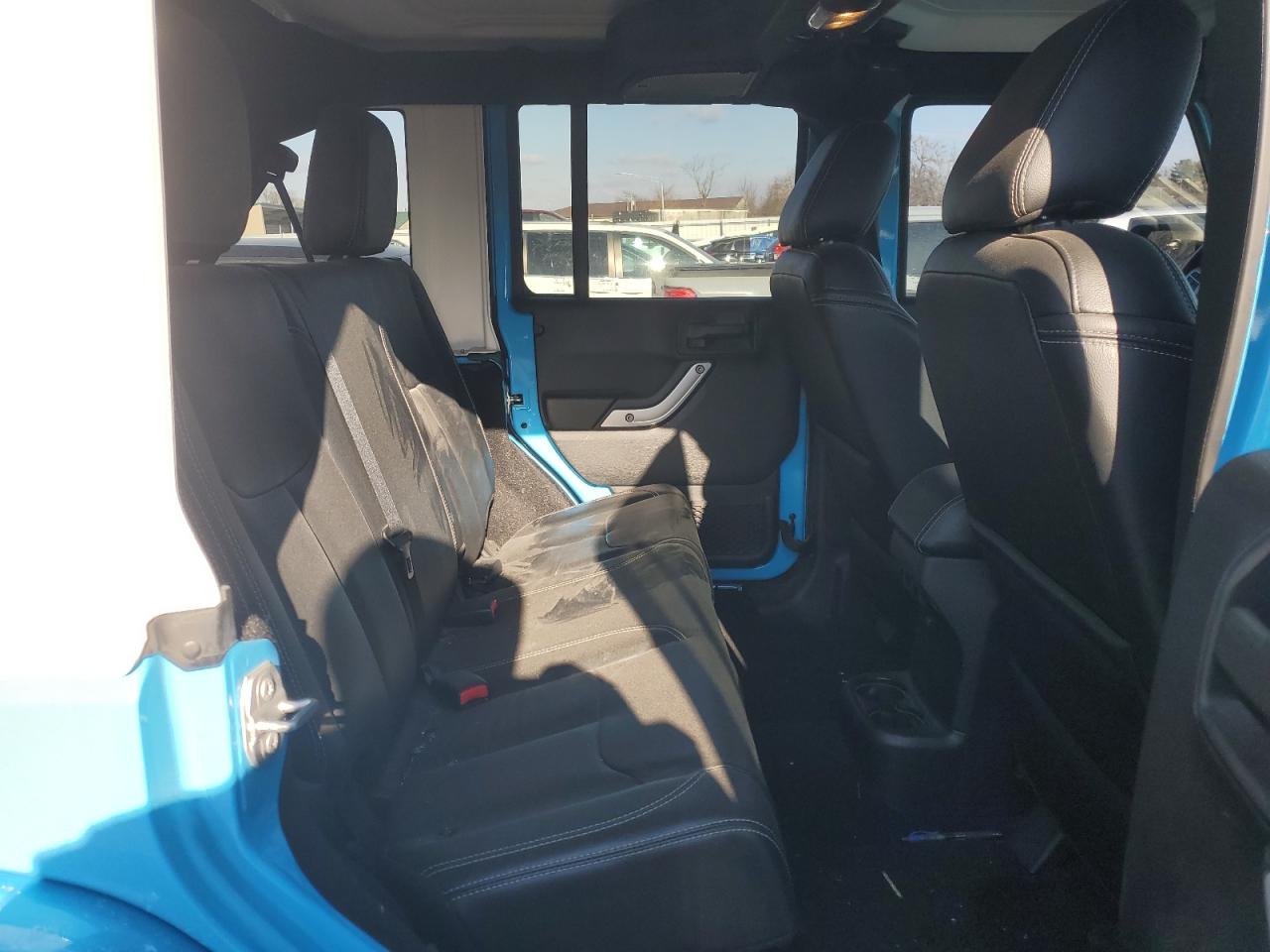 2017 Jeep Wrangler - Image 11