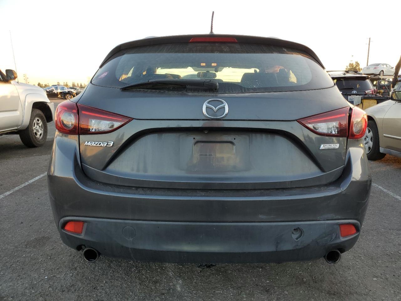 2016 Mazda 3 - Image 6