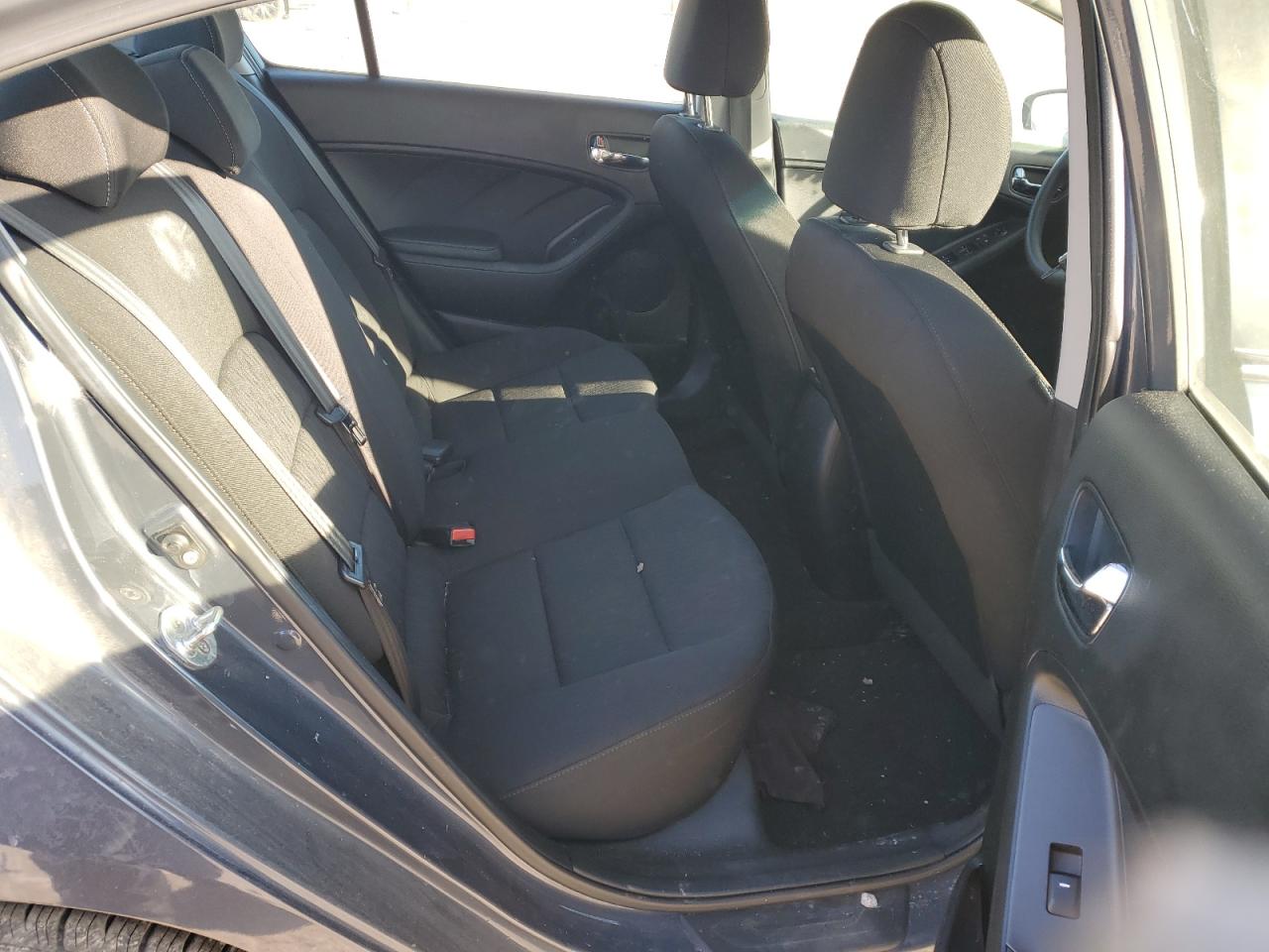 2016 Kia Forte - Image 10