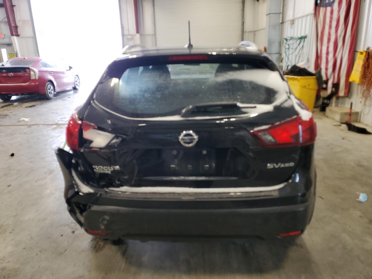 2017 Nissan Rogue - Image 6