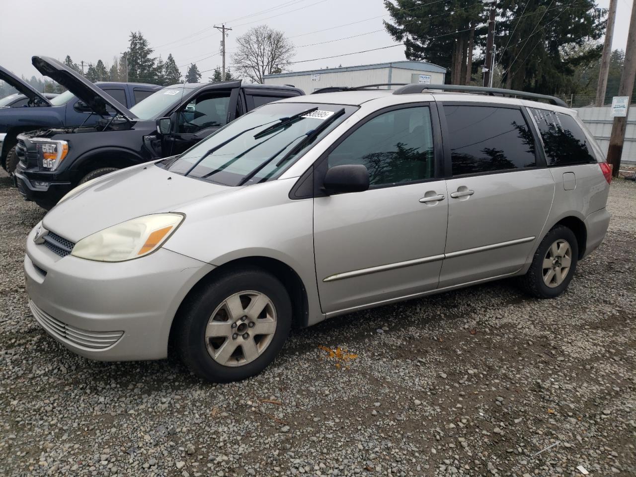 2004 Toyota Sienna Ce на продаже в Graham, WA - Side