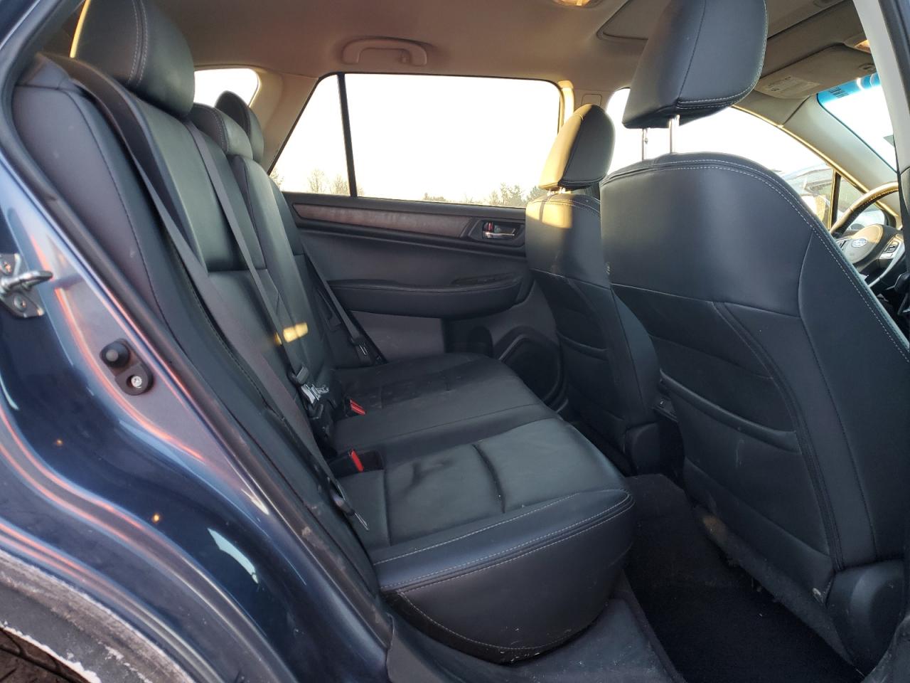 2015 Subaru Outback - Image 11