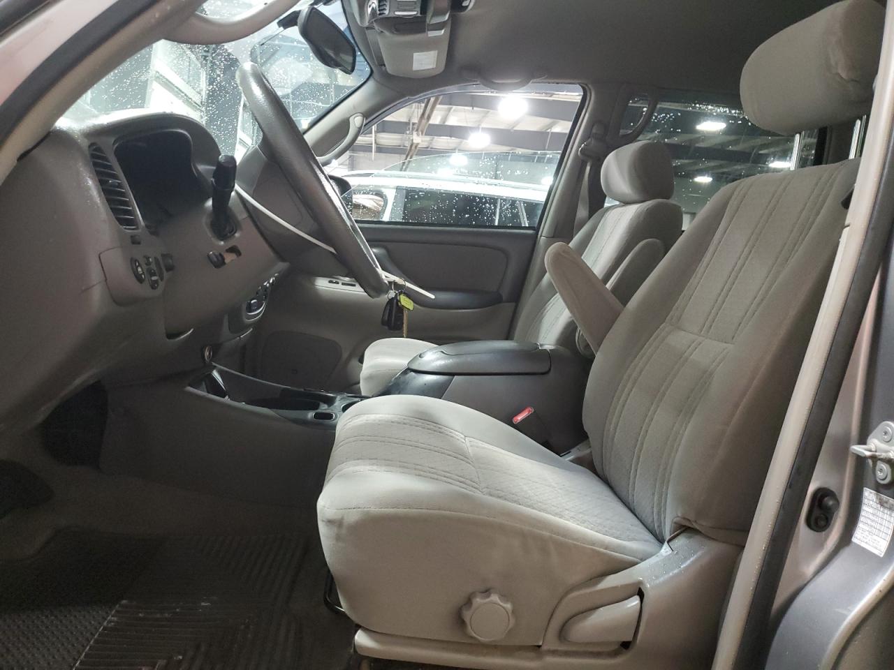 2004 Toyota Tundra - Image 7