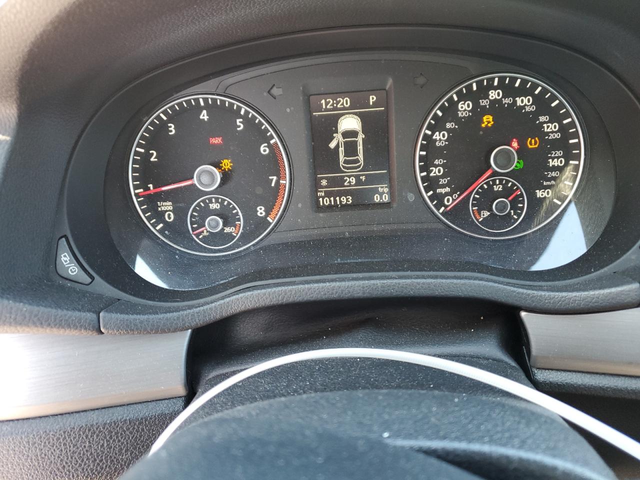 2015 Volkswagen Passat - Image 9