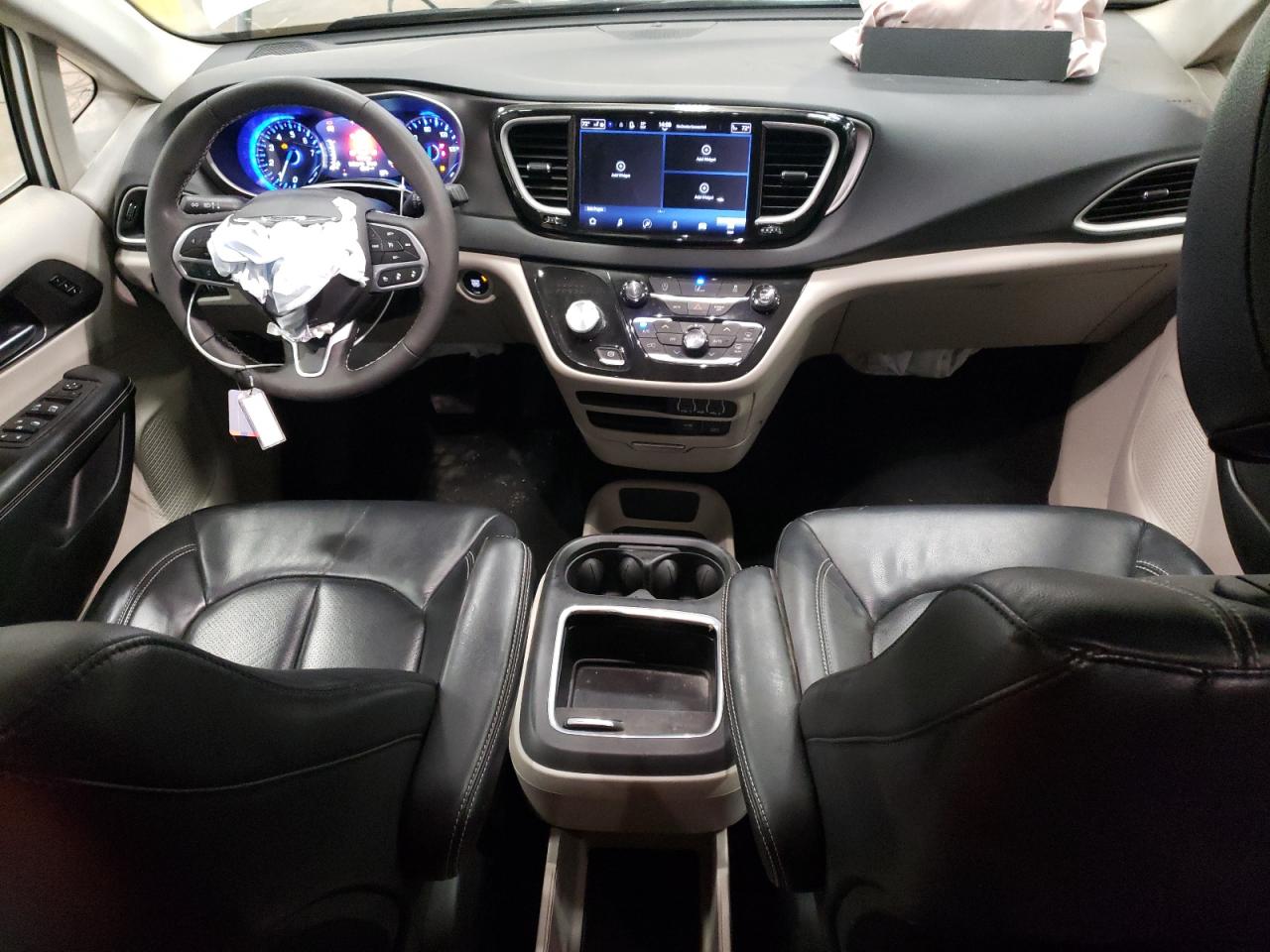 2022 Chrysler Pacifica - Image 8