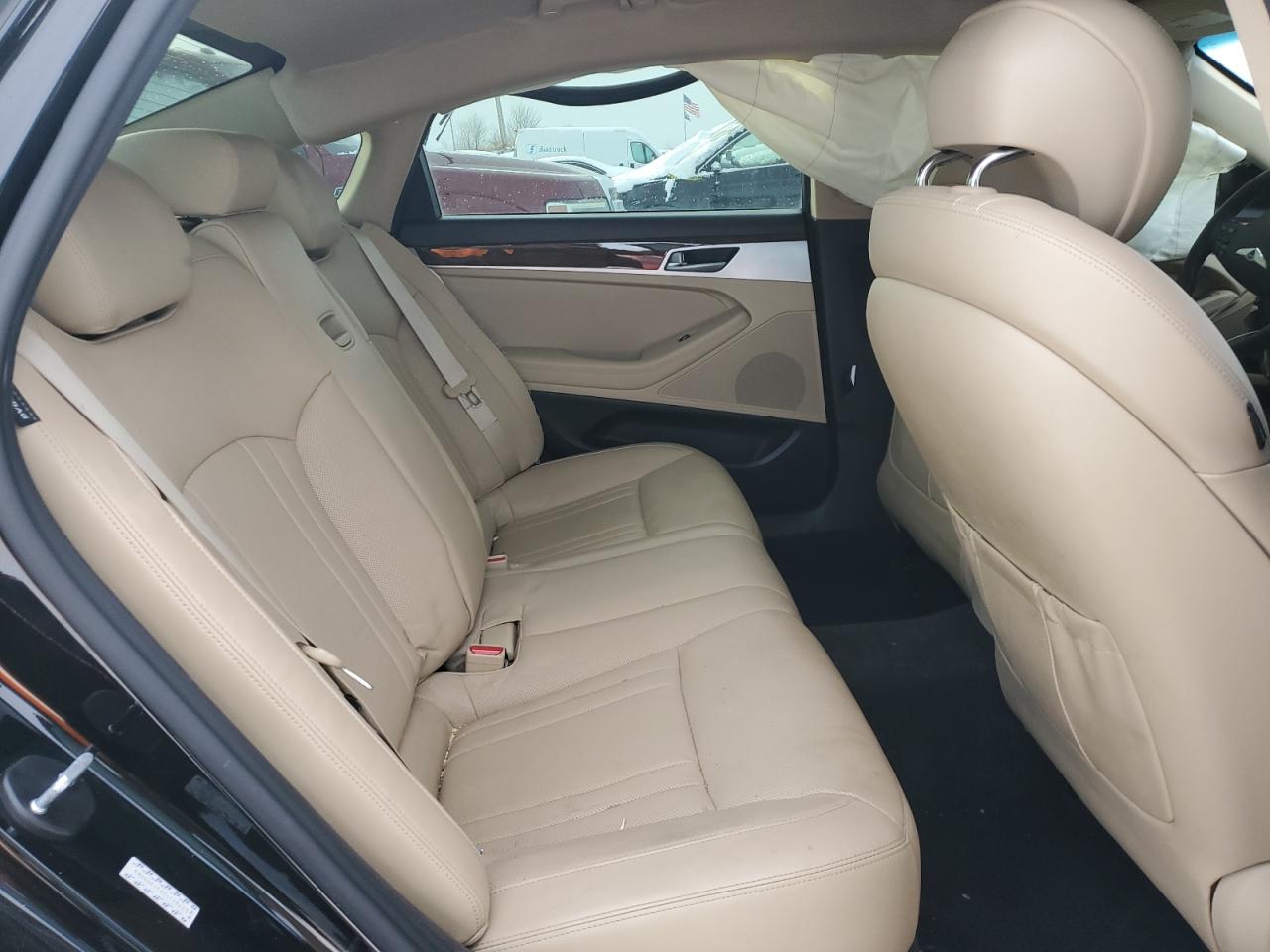 2016 Hyundai Genesis - Image 10