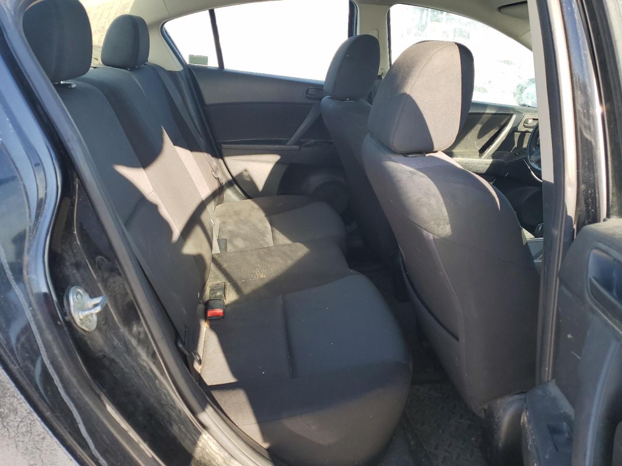2011 Mazda 3 - Image 10