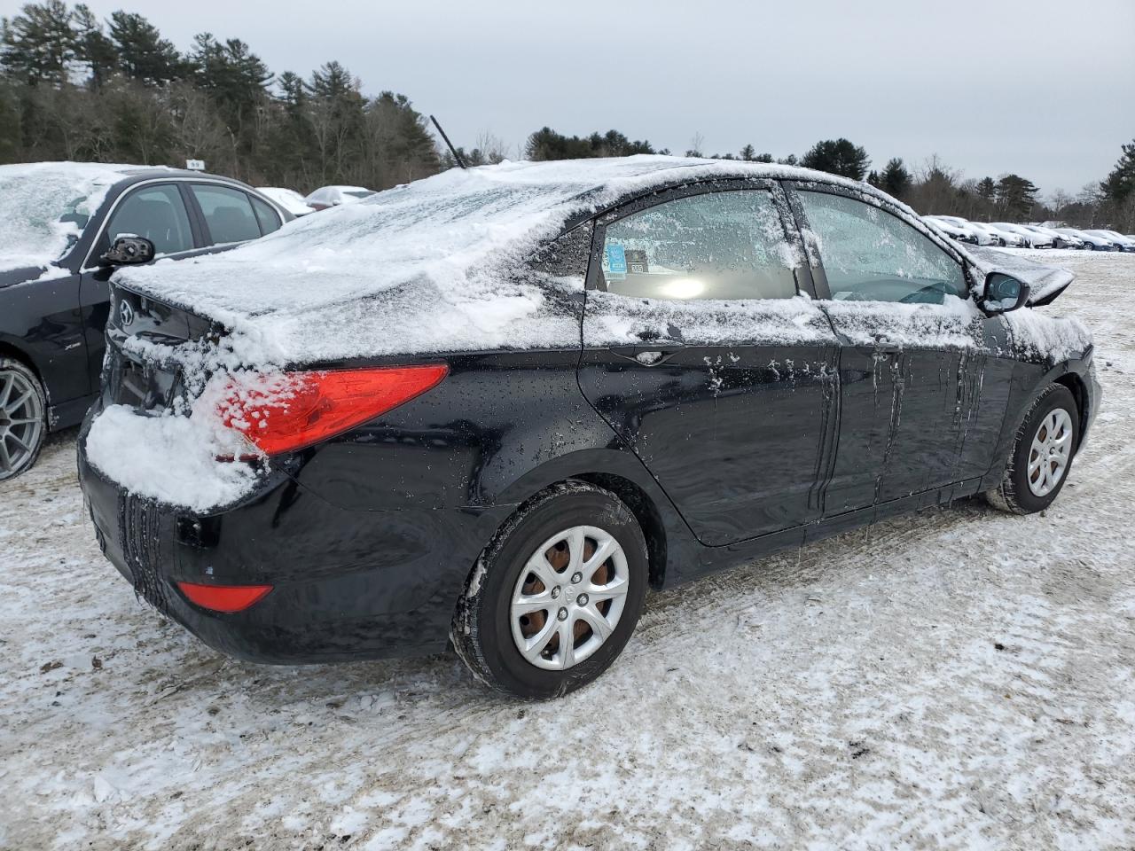 2013 Hyundai Accent - Image 3