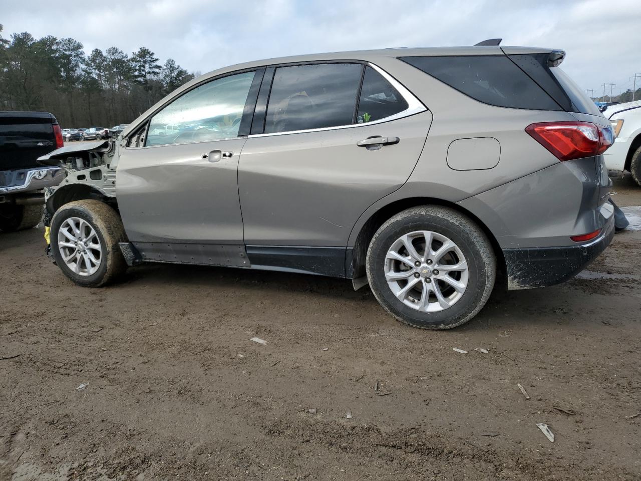 2018 Chevrolet Equinox - Image 2