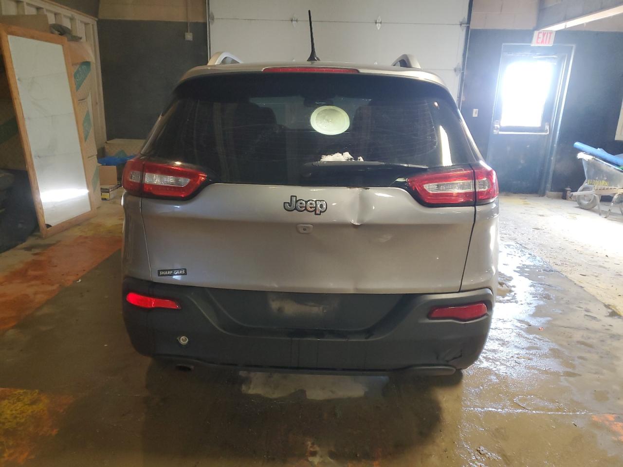 2017 Jeep Grand Cherokee - Image 6