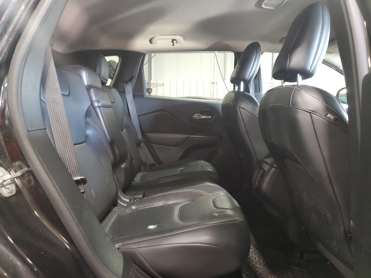 2016 Jeep Grand Cherokee - Image 11